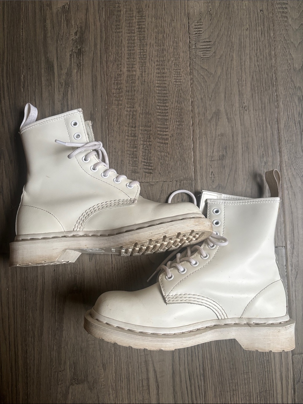 Dr. Martens | 1460 Mono White Smooth Leather Boots 8-Eye Size 6US